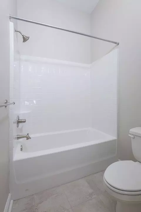 Bath - 234 Hall Rd, Hampton, VA 23664 photo 6 of 12