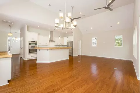Living - 234 Hall Rd, Hampton, VA 23664 photo 2 of 10