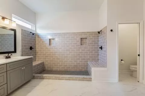 Bath - 234 Hall Rd, Hampton, VA 23664 photo 11 of 12