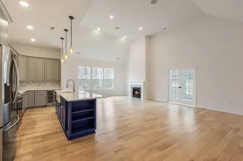 Living - 234 Hall Rd, Hampton, VA 23664 photo 9 of 10