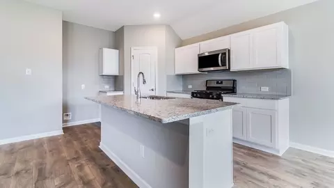 Kitchen - 208 Eagle Heights Dr, Duson, LA 70529 photo 4 of 7