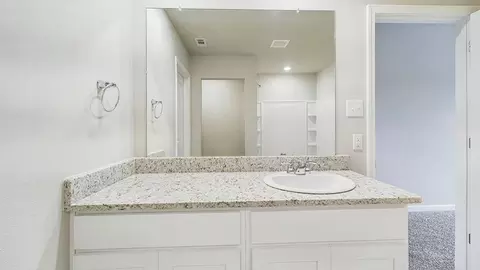 Bath - 208 Eagle Heights Dr, Duson, LA 70529 photo 4 of 7