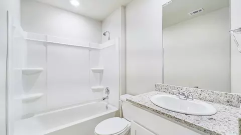Bath - 208 Eagle Heights Dr, Duson, LA 70529 photo 2 of 7