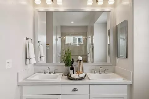 Bath - 2988 Bluffs Dr, Marina, CA 93933 photo 1 of 5