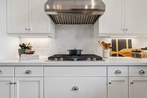Kitchen - 2988 Bluffs Dr, Marina, CA 93933 photo 3 of 6