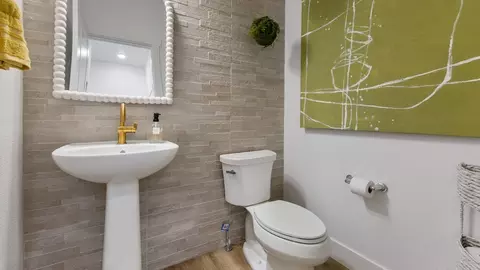 Bath - 24217 E 53rd Dr, Aurora, CO 80019 photo 1 of 8