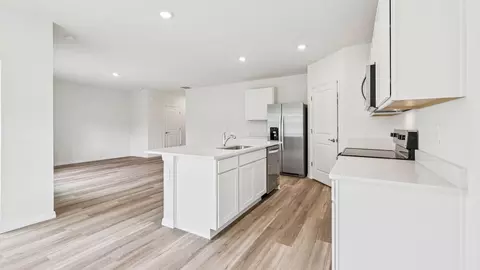 Kitchen - 8717 SW 46th Ter, Ocala, FL 34476 photo 3 of 4