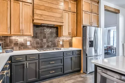 Kitchen - 16140 Tall Grass Dr, Moore, OK 73170 photo 2 of 8