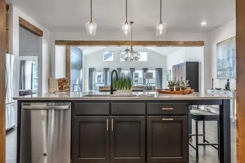 Kitchen - 16140 Tall Grass Dr, Moore, OK 73170 photo 7 of 8