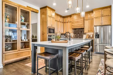 Kitchen - 16140 Tall Grass Dr, Moore, OK 73170 photo 5 of 8