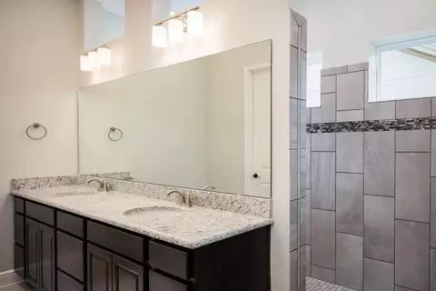 Bath - 10206 Pearson Ave, Orlando, FL 32827 photo 3 of 4