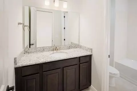 Bath - 10206 Pearson Ave, Orlando, FL 32827 photo 2 of 4