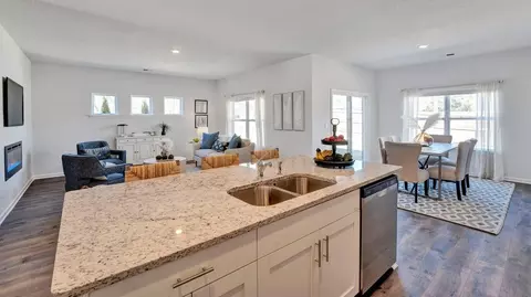 Kitchen - 23 Powell Pl, Byhalia, MS 38611 photo 7 of 14