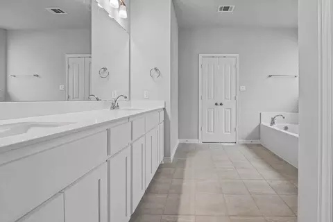 Entry Way - 1205 Colca Dr, Springtown, TX 76082 photo 4 of 6