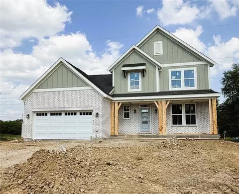 2572 Golden Leaf, Beavercreek, OH 45431