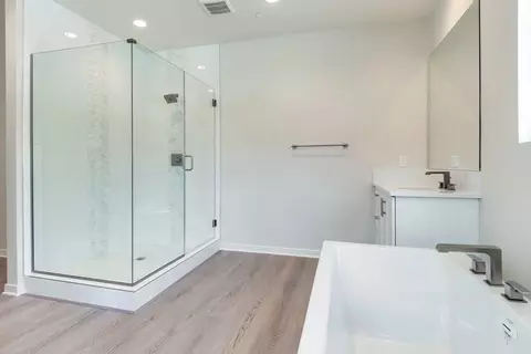 Bath - 6536 Canyon Oaks, Simi Valley, CA 93063 photo 4 of 9