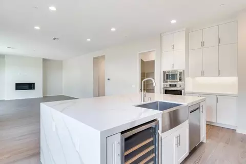 Kitchen - 6536 Canyon Oaks, Simi Valley, CA 93063 photo 3 of 7