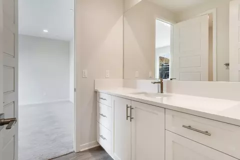 Bath - 6536 Canyon Oaks, Simi Valley, CA 93063 photo 7 of 9