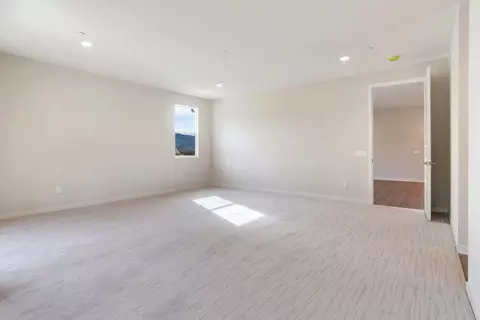 Bedroom - 6536 Canyon Oaks, Simi Valley, CA 93063 photo 2 of 10
