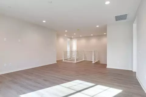 Living - 6536 Canyon Oaks, Simi Valley, CA 93063 photo 8 of 10