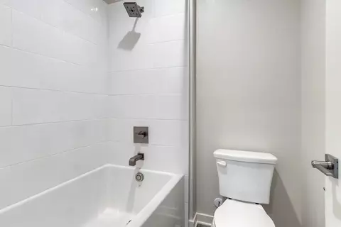 Bath - 6536 Canyon Oaks, Simi Valley, CA 93063 photo 8 of 9