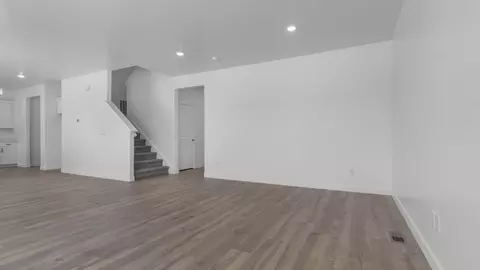 Living - 718 N 1600 E, Salem, UT 84653 photo 4 of 7
