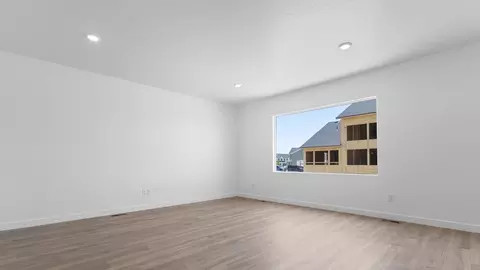 Living - 718 N 1600 E, Salem, UT 84653 photo 2 of 7