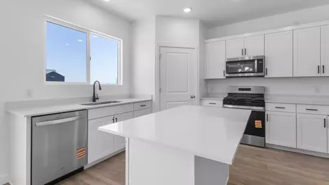 Kitchen - 718 N 1600 E, Salem, UT 84653 photo 1 of 10
