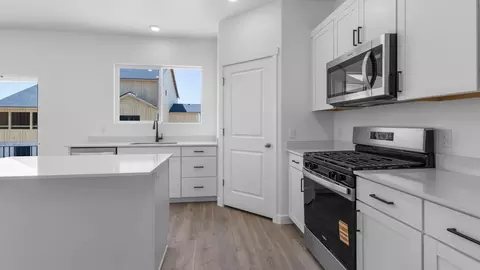 Kitchen - 718 N 1600 E, Salem, UT 84653 photo 3 of 10