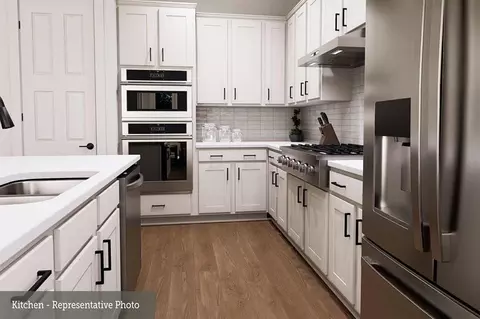 Kitchen - 519 Coen Cain Dr, Rosenberg, TX 77471 photo 2 of 4
