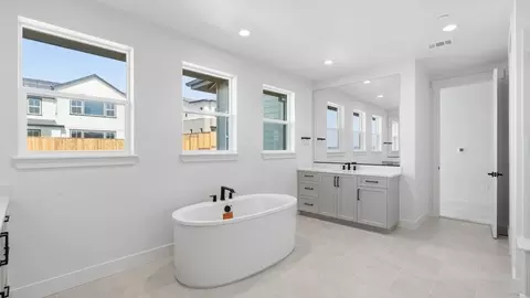 Bath - 1637 Wren Ct, Dublin, CA 94568 photo 1 of 9