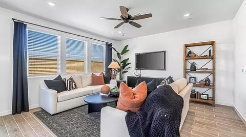 Living - 1848 Mohave Rd S, Madera, CA 93636 photo 2 of 2