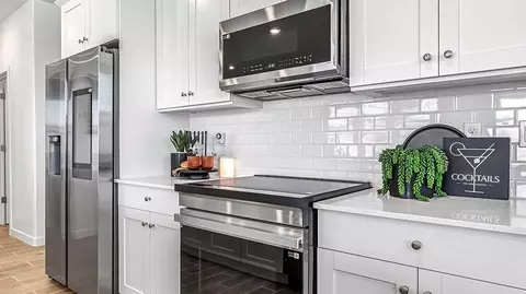 Kitchen - 1848 Mohave Rd S, Madera, CA 93636 photo 4 of 6