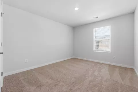 Bedroom - 121 Shenandoah Ln, Lagrange, GA 30241 photo 4 of 8