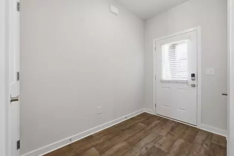 Entry Way - 121 Shenandoah Ln, Lagrange, GA 30241 photo 1 of 2