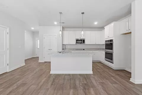 Entry Way - 121 Shenandoah Ln, Lagrange, GA 30241 photo 2 of 2