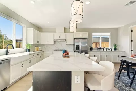 Kitchen - 1838 S Romesh St, Mountain House, CA 95391 photo 7 of 19