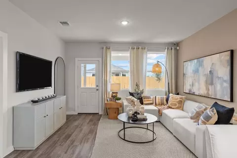 Living - 5514 Franklin Hls, Von Ormy, TX 78073 photo 3 of 4