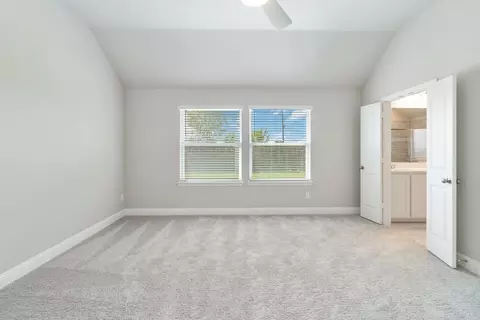 Bedroom - 601 Trinity St, Van Alstyne, TX 75495 photo 6 of 8