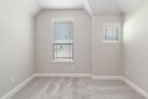 Bedroom - 601 Trinity St, Van Alstyne, TX 75495 photo 3 of 8