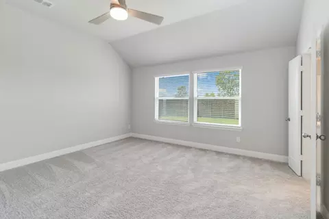 Bedroom - 601 Trinity St, Van Alstyne, TX 75495 photo 5 of 8