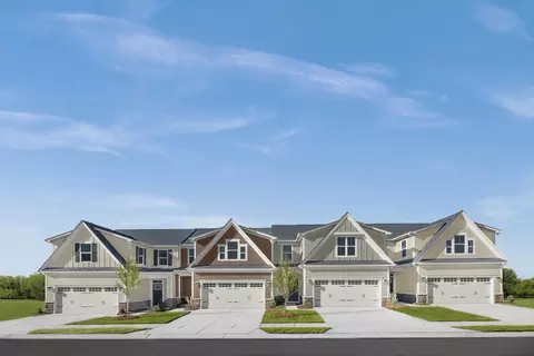 31565 Blooming Ln, Olmsted Falls, OH 44138