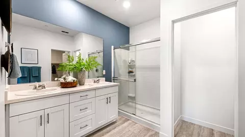Bath - 2538 Tish Tang Way, Redding, CA 96002 photo 1 of 1