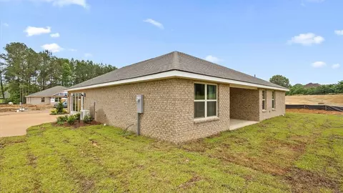 Exterior - 205 Raulston Dr, Byram, MS 39272 photo 7 of 20