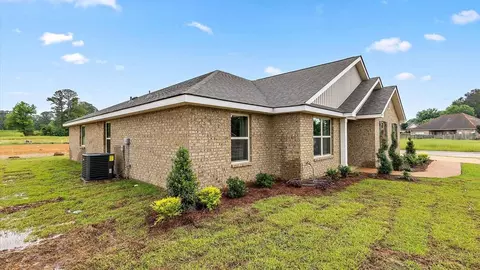 Exterior - 205 Raulston Dr, Byram, MS 39272 photo 2 of 20