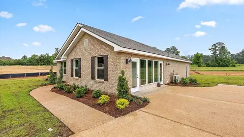 Exterior - 205 Raulston Dr, Byram, MS 39272 photo 3 of 20