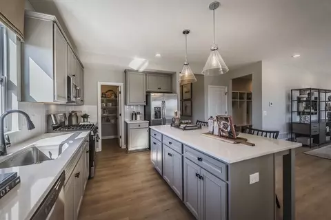 Kitchen - 537 Conductor Dr, Plain City, OH 43064 photo 3 of 8