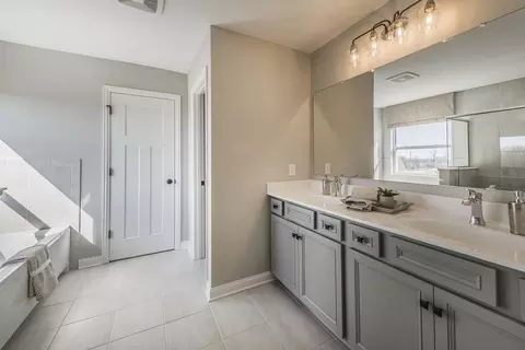 Bath - 537 Conductor Dr, Plain City, OH 43064 photo 1 of 2