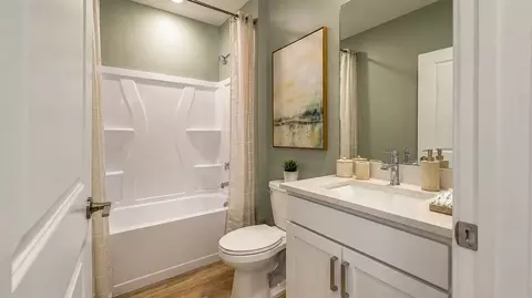 Bath - 757 Supernova Dr, Melbourne, FL 32901 photo 3 of 4