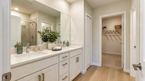 Bath - 757 Supernova Dr, Melbourne, FL 32901 photo 1 of 4